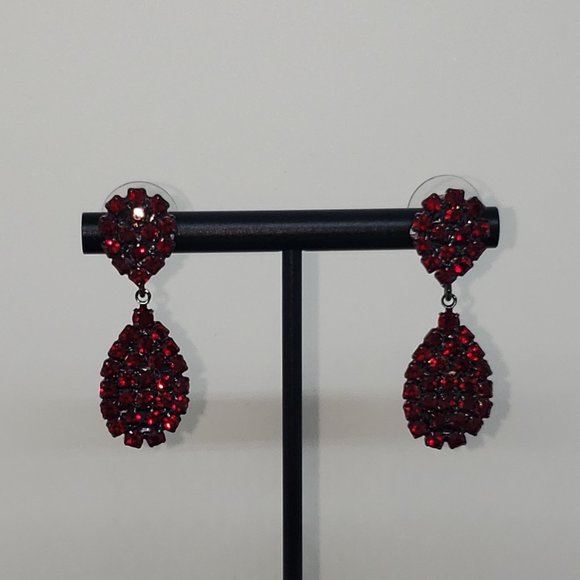 Stunning Red Gems Dangle Drop Earrings - Picture 3 of 12